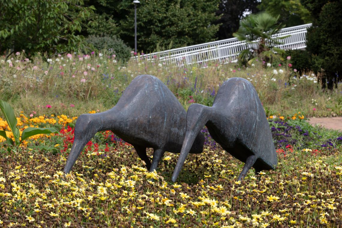 Le sculpteur Philipp Harth 'divinement doué' Schreitende Storche 